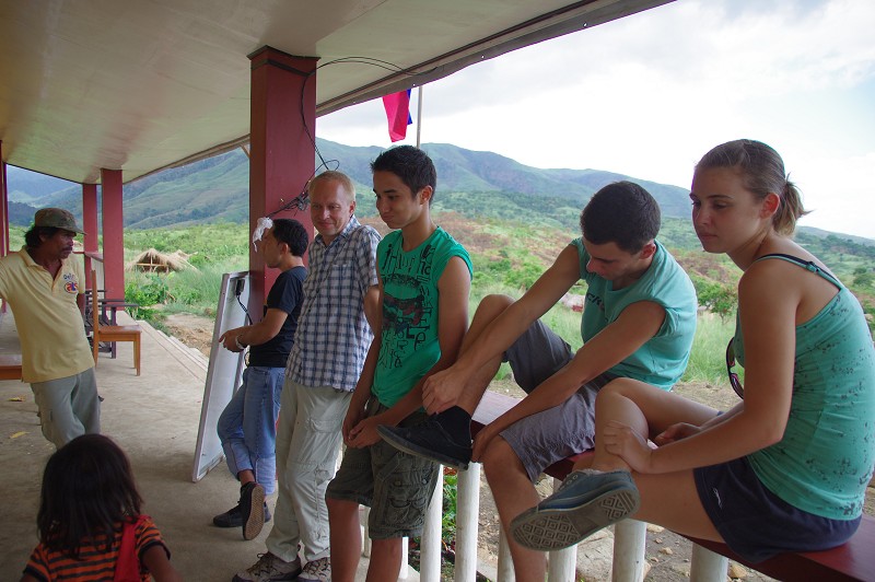 Donation_Aeta_Zambales_06_2011_077