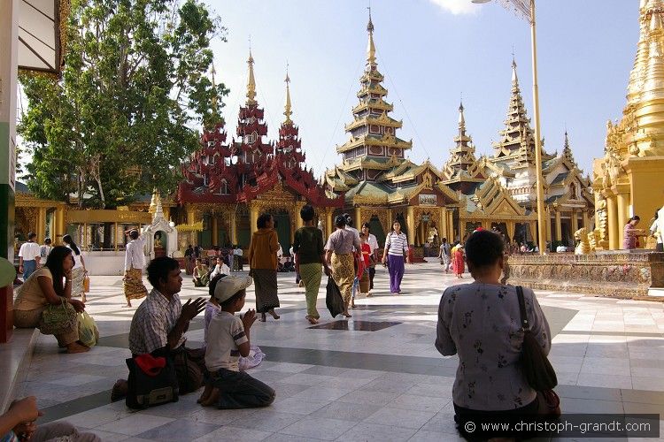 8_Shwedagon_(Yangon)_10